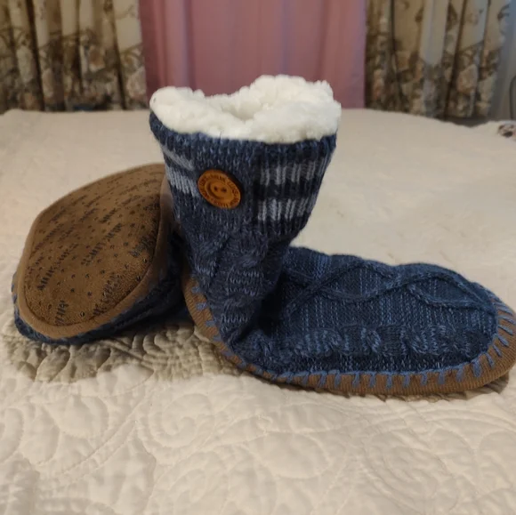 Muk Luks Booties NWT - Picture 4 of 7